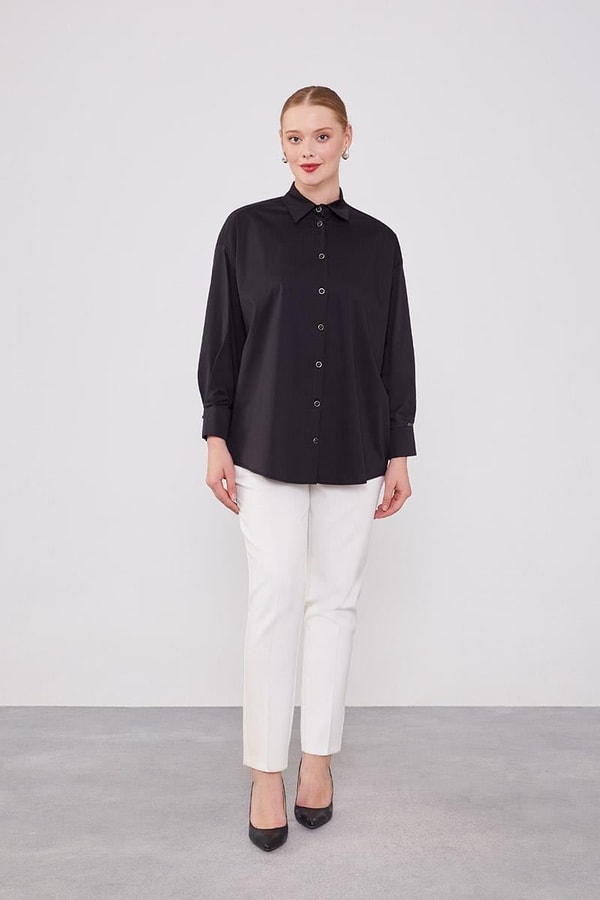 LevidorSiyah Düğme Detaylı Gömlek