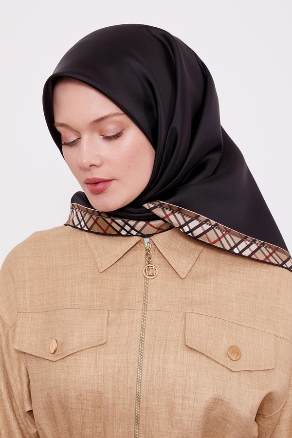 LevidorSiyah Ekose Kenar Twill İpek Eşarp
