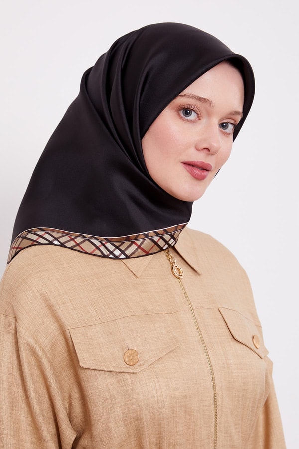 LevidorSiyah Ekose Kenar Twill İpek Eşarp