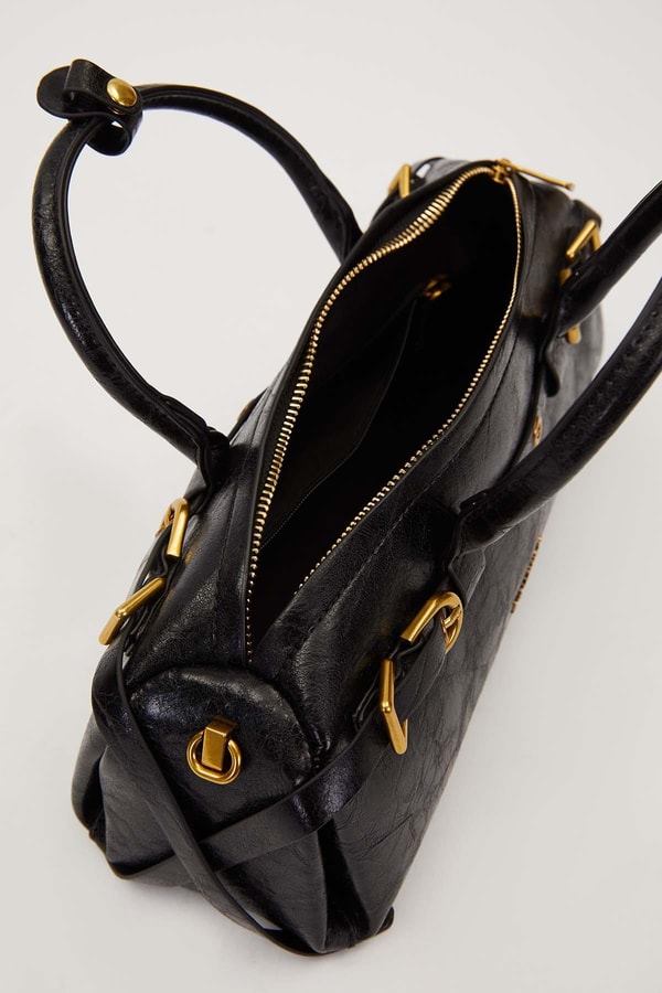 LevidorSiyah Eskitme Aksesuarlı El Çantası