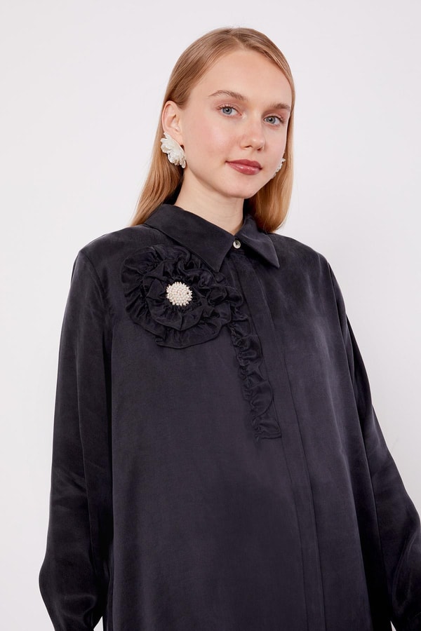 LevidorSiyah Fırfır Çiçek Detay Cupra Gömlek