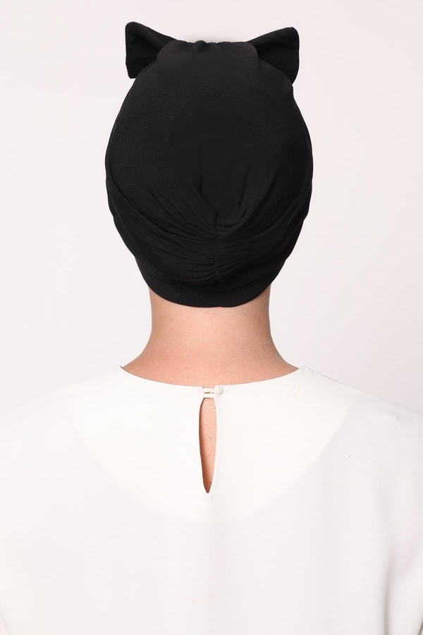 LevidorSiyah Fiyonklu Çapraz Bone