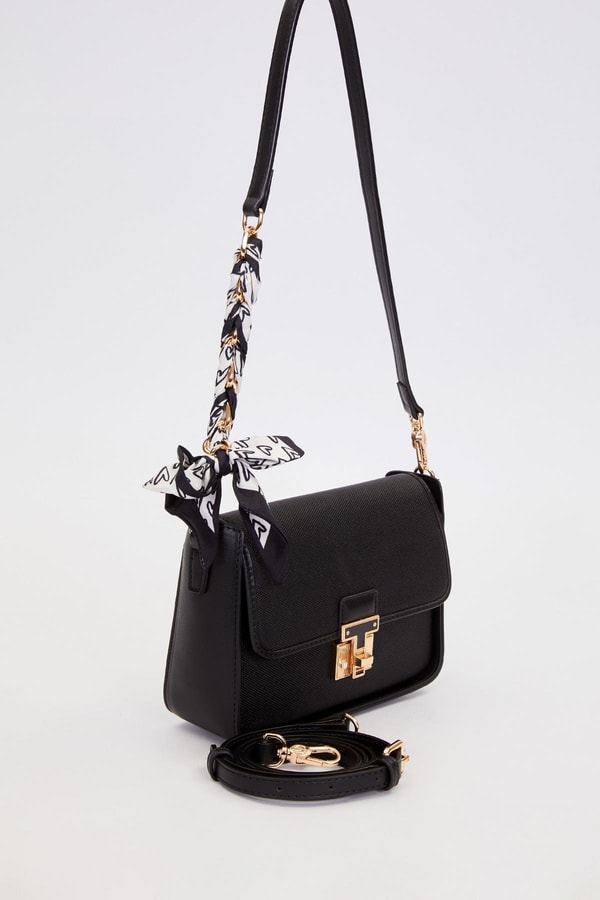 LevidorSiyah Fular Bağlama Detaylı Omuz Çantası