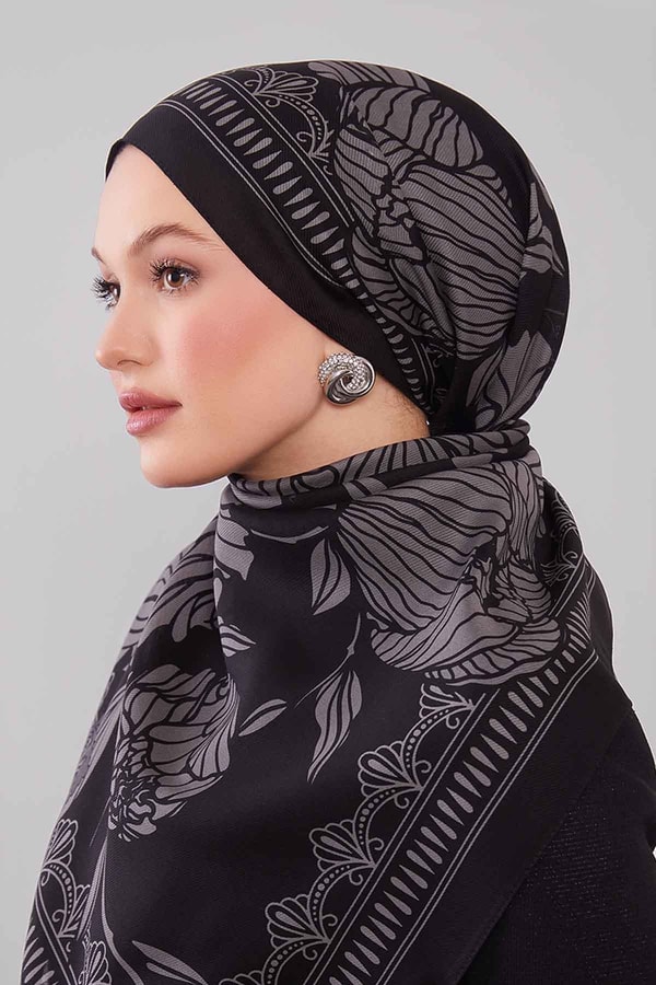 LevidorSiyah-Gri Çiçek Desenli Yün İpek Şal