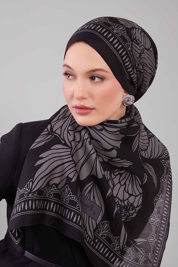 LevidorSiyah-Gri Çiçek Desenli Yün İpek Şal