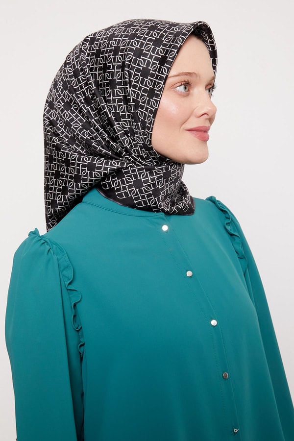 LevidorSiyah-Gri Çizgili Sarmal Desen Twill İpek Eşarp