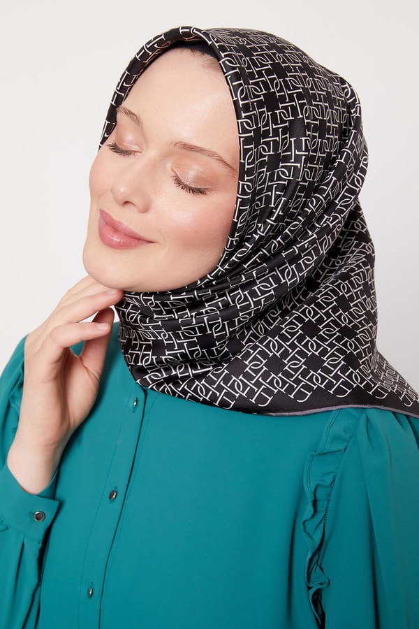 LevidorSiyah-Gri Çizgili Sarmal Desen Twill İpek Eşarp