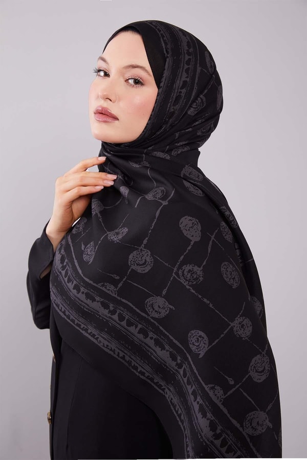 LevidorSiyah-Gri Yuvarlak Desenli Yün İpek Şal