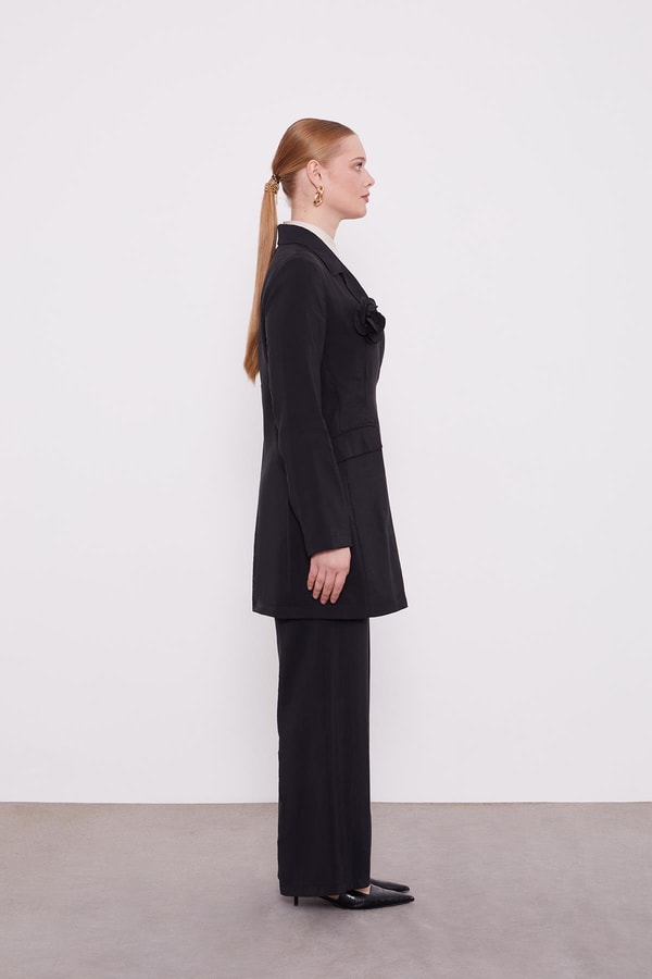 LevidorSiyah Gül Broş Detaylı Ceket Takım