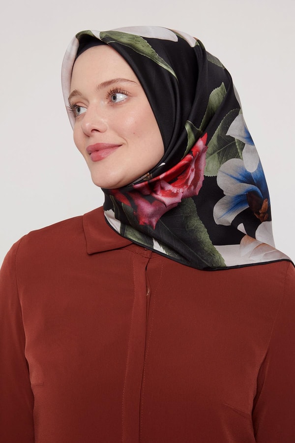 LevidorSiyah Gül Desen Twill İpek Eşarp