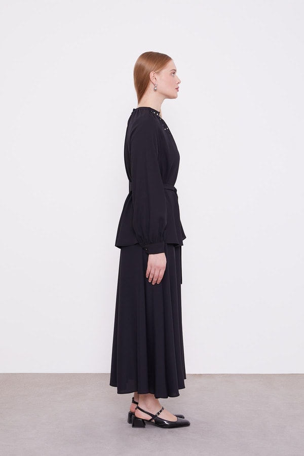 LevidorSiyah İnci Yaka Detay Etek Takım