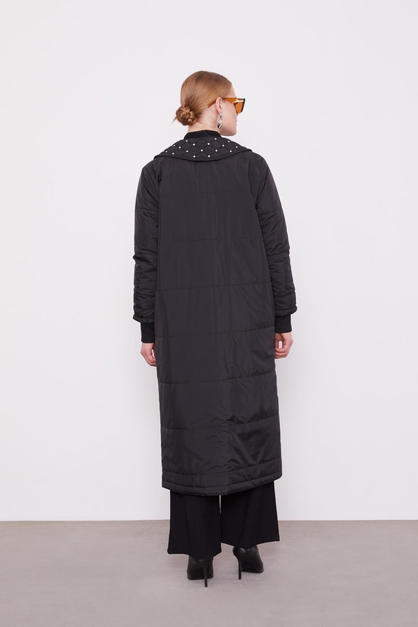 LevidorSiyah Kapitone Cep Detaylı Mont