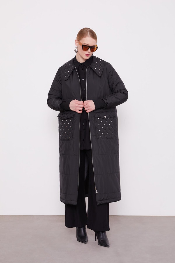 LevidorSiyah Kapitone Cep Detaylı Mont