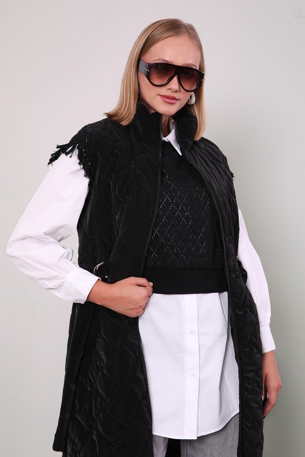 LevidorSiyah Kapitone Desen Kemerli Yelek