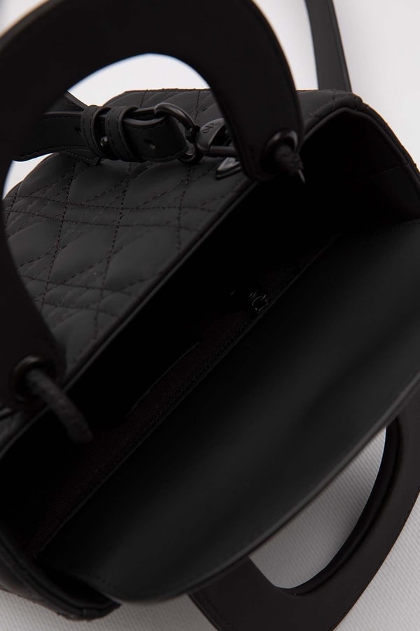 LevidorSiyah Kare Aksesuar Detaylı El Çantası