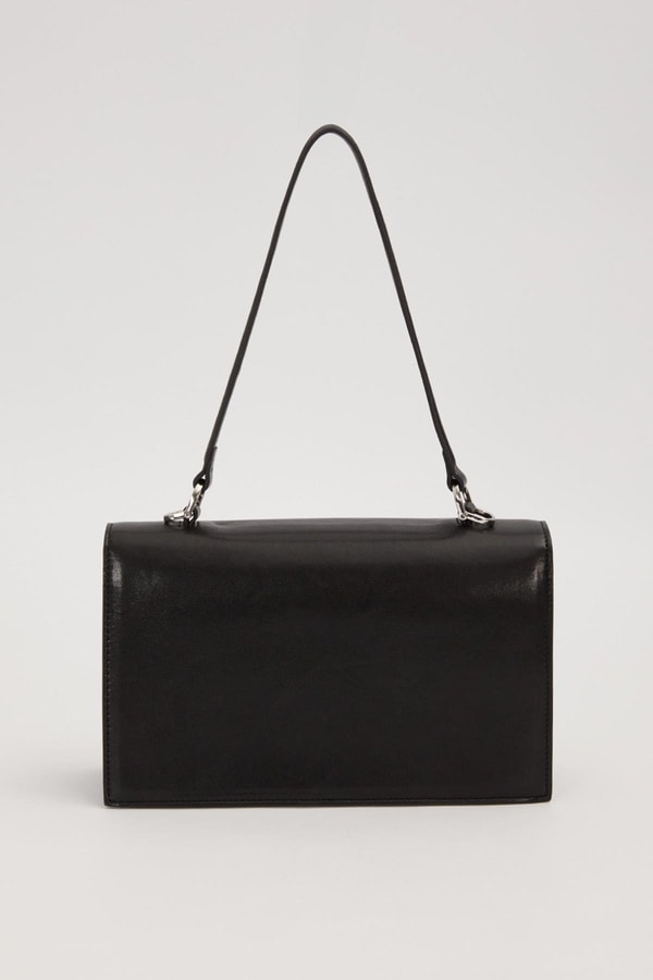 LevidorSiyah Kare Form Charm Detaylı Omuz Çantası