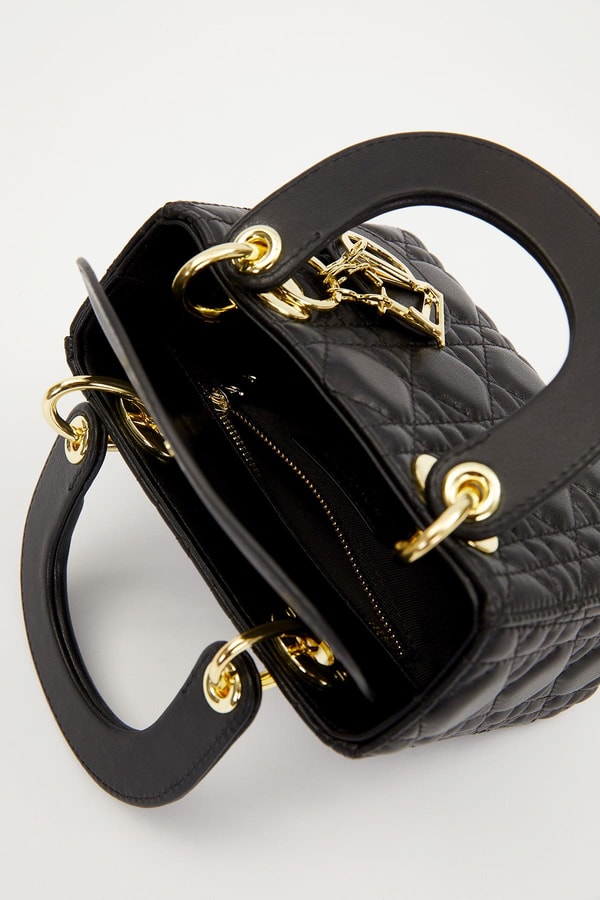 LevidorSiyah Kare Gold Zincir Detaylı El Çantası