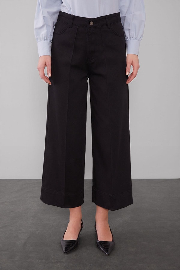 LevidorSiyah Katlı Paçalı Wideleg Pantolon