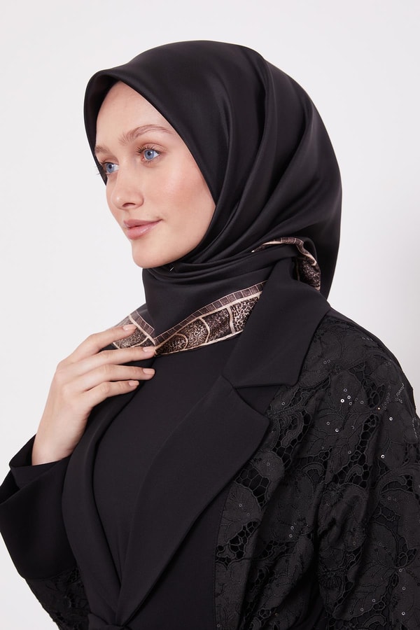 LevidorSiyah Kenar Leopar Twill İpek Eşarp