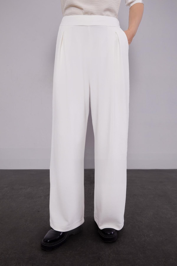 LevidorSiyah Kendinden Desenli Yelekli Üçlü Takım