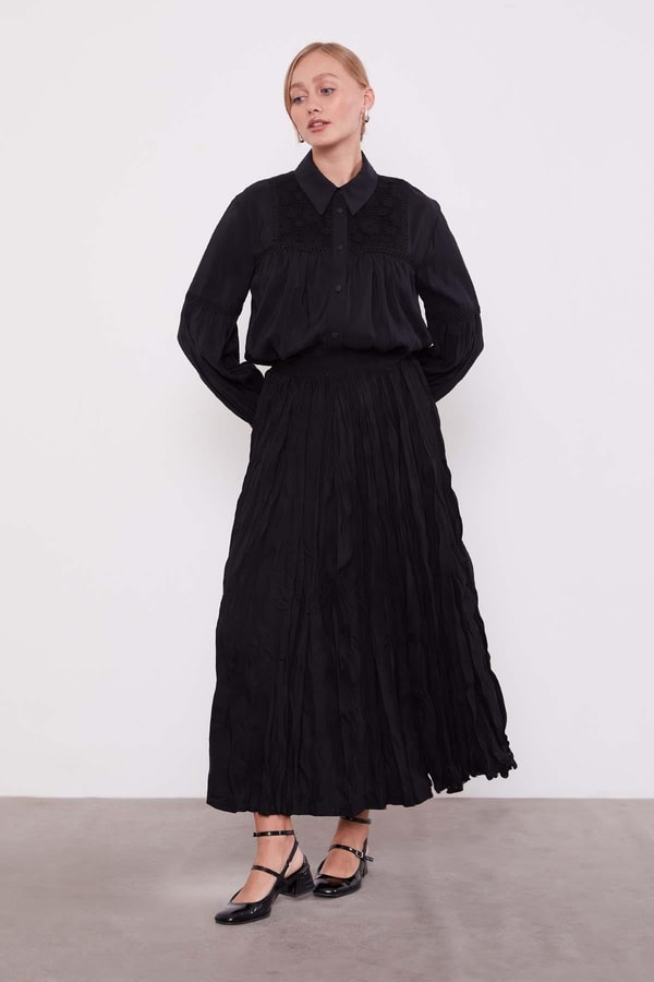 LevidorSiyah Kırışık Model Etek