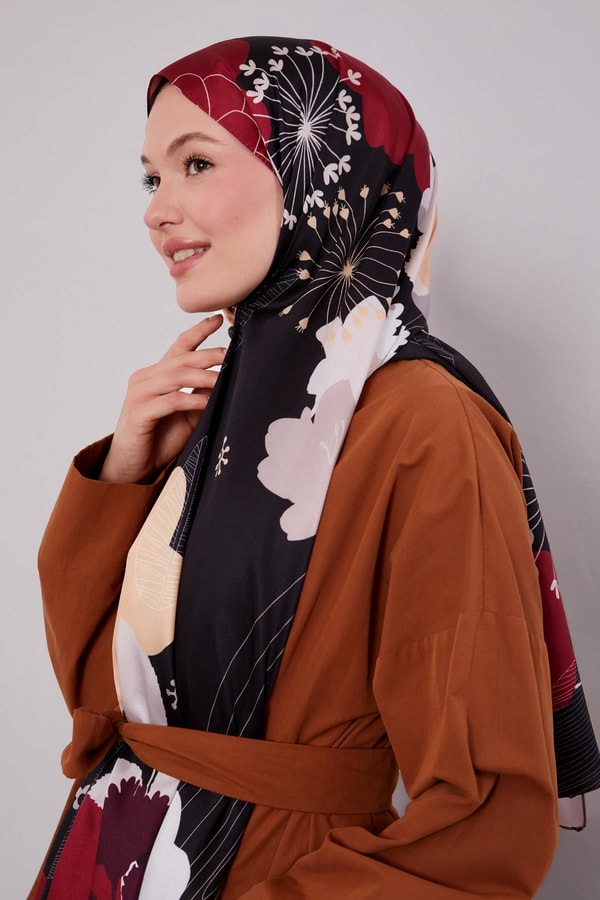 LevidorSiyah-Kırmızı Çiçek Desen Twill Şal