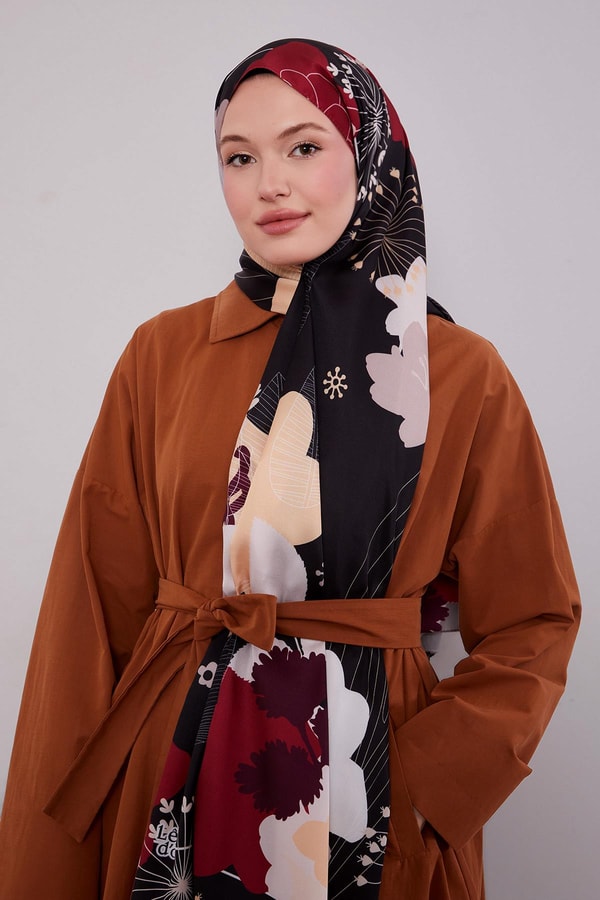 LevidorSiyah-Kırmızı Çiçek Desen Twill Şal