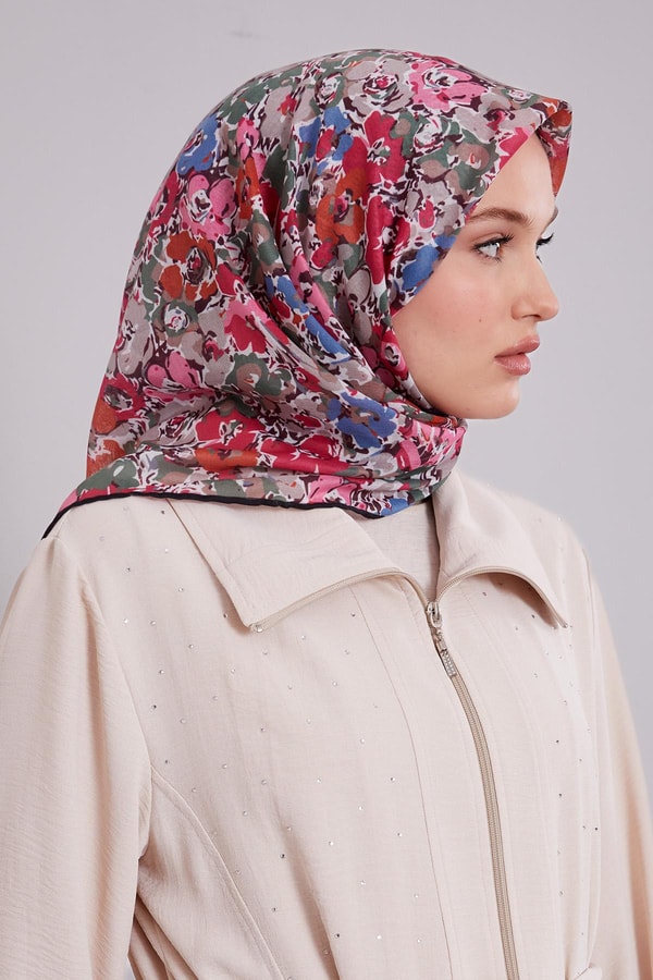 LevidorSiyah-Kırmızı Yonca Desen Soft Eşarp