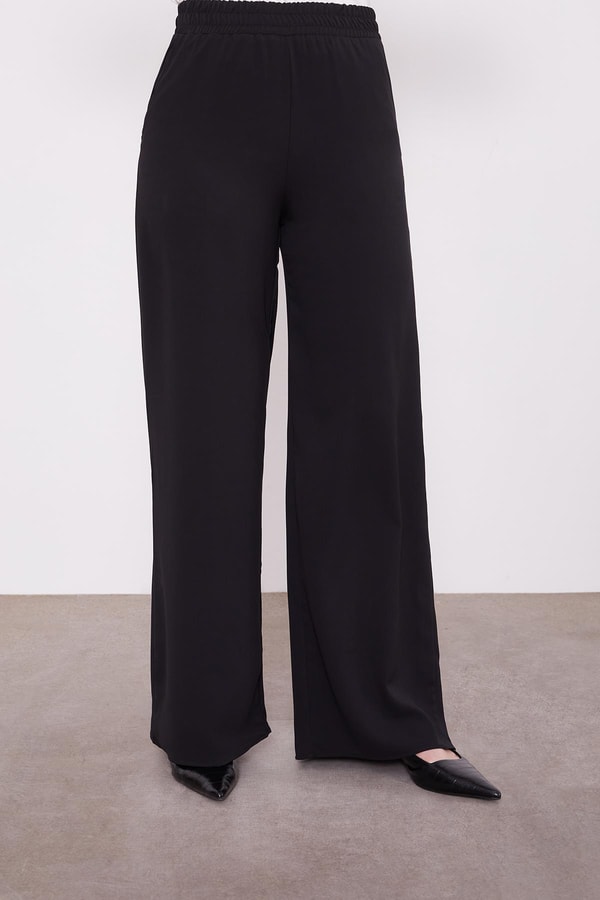 LevidorSiyah Kolları Zincir Pencere Detaylı İkili Takım