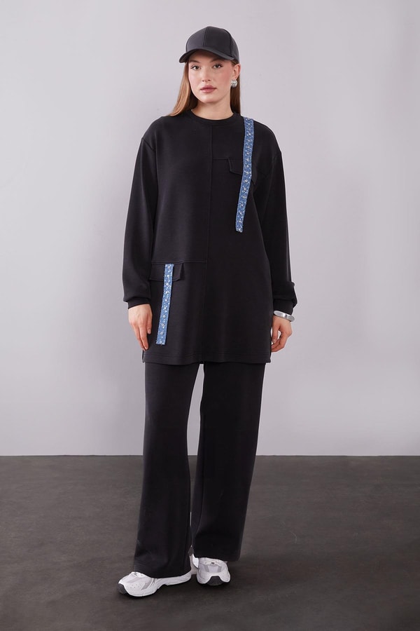 LevidorSiyah Kot Şerit Detaylı Sweat