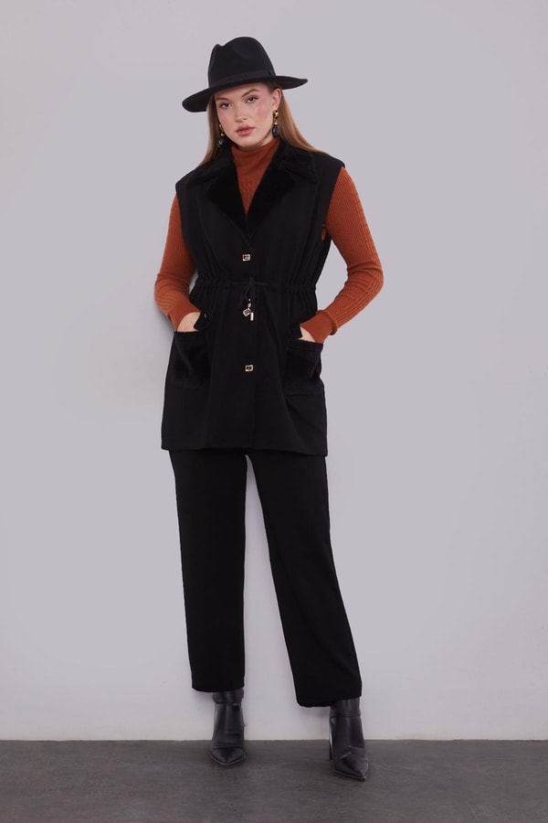 LevidorSiyah Kürk Yaka Detaylı Yelek Takım