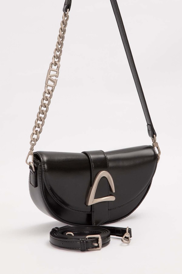 LevidorSiyah Logo Zincir Detaylı Omuz Çantası