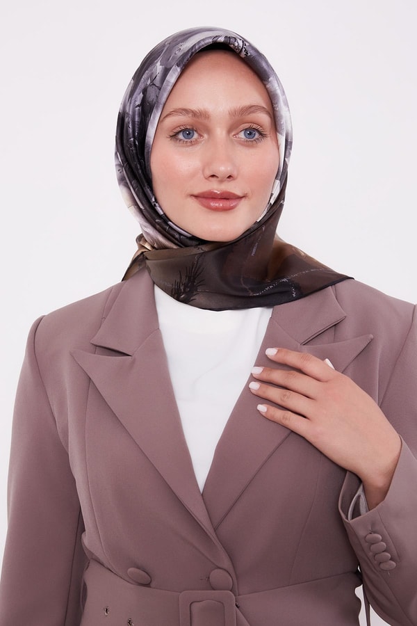LevidorSiyah Menekşe Desen Sura İpek Eşarp