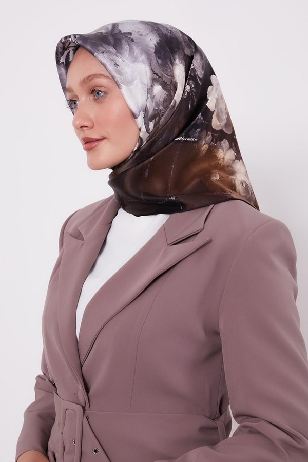 LevidorSiyah Menekşe Desen Sura İpek Eşarp