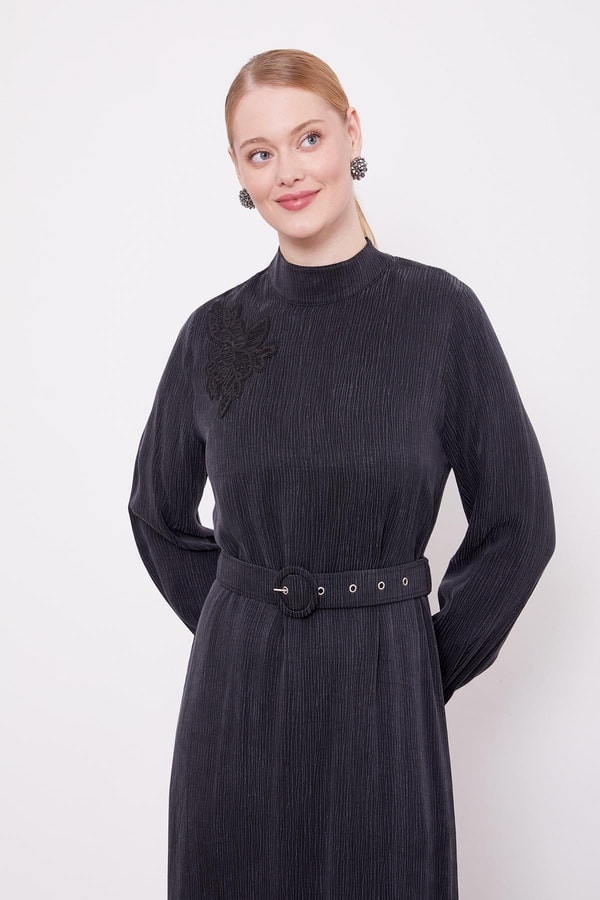 LevidorSiyah Omuz Nakış Detaylı Cupra Elbise