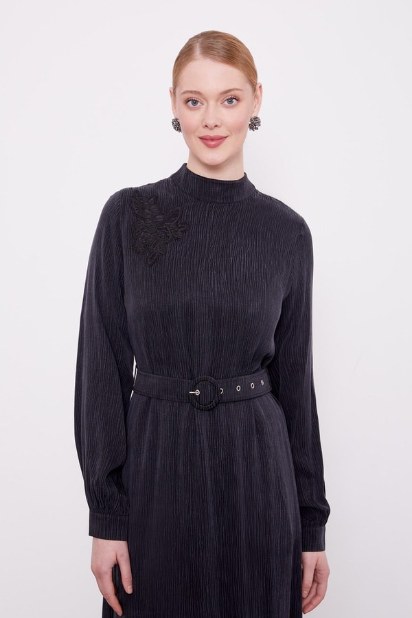 LevidorSiyah Omuz Nakış Detaylı Cupra Elbise