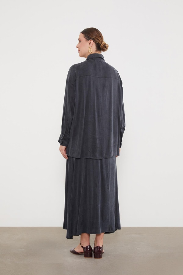 LevidorSiyah Önü Gül Detaylı Düğmeli Etek Takım