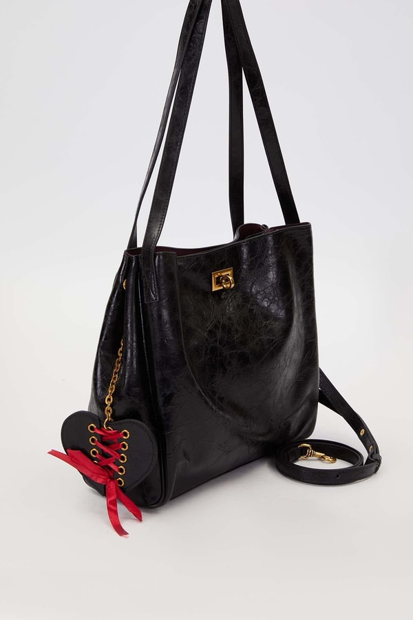 LevidorSiyah Örgü Aksesuar Detaylı Omuz Çantası