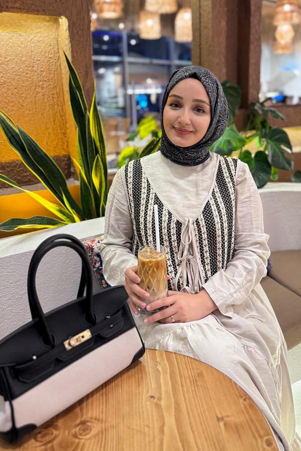 LevidorSiyah Oval Kilit Detay El Çantası