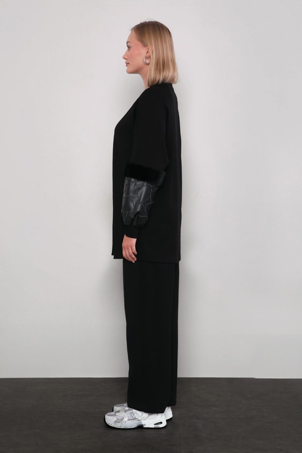 LevidorSiyah Peluş Kol Detaylı Spor Takım