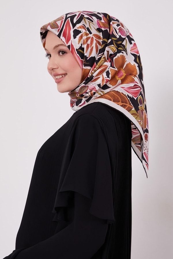 LevidorSiyah Petunya Desen Twill İpek Eşarp