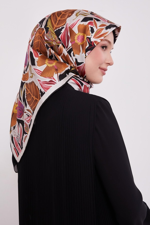 LevidorSiyah Petunya Desen Twill İpek Eşarp