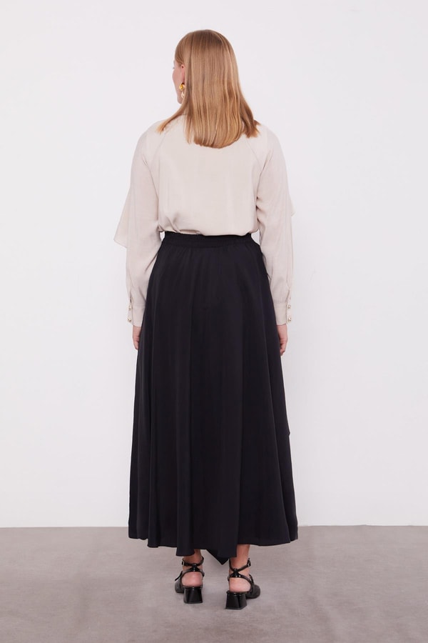 LevidorSiyah Pilise Detaylı Etek