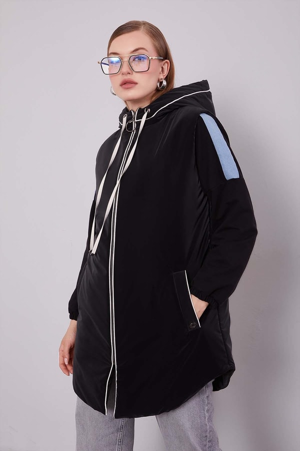 LevidorSiyah Şapkalı Şişme Yelek