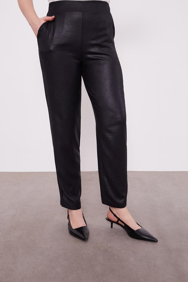 LevidorSiyah ŞİFON GARNİLİ AYROBİN TAKIM