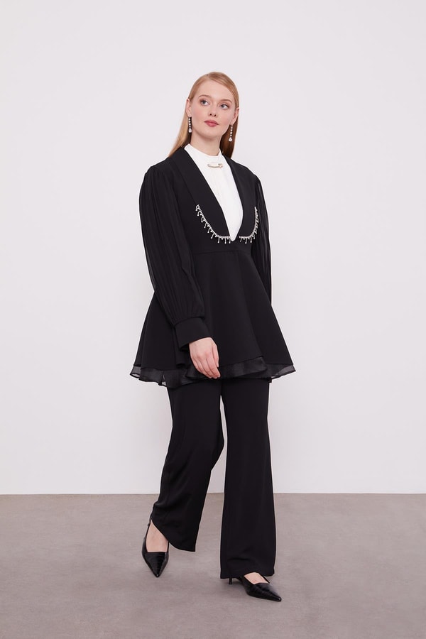 LevidorSiyah Şifon kollu Taş Detay