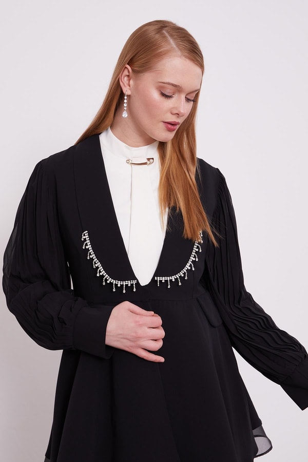 LevidorSiyah Şifon kollu Taş Detay