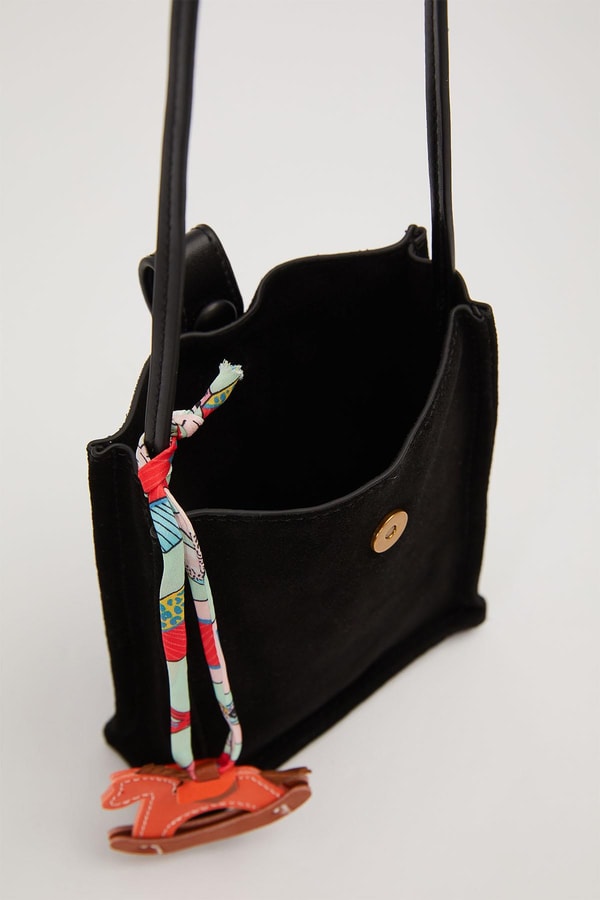 LevidorSiyah Süet Uzun Askılı Omuz Çantası