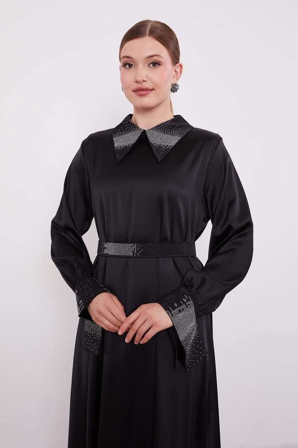 LevidorSiyah Taş Detaylı Saten Elbise