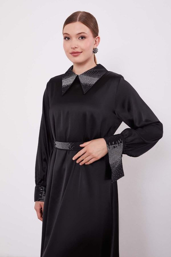LevidorSiyah Taş Detaylı Saten Elbise